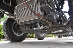 东风柳汽 乘龙M3中卡 220马力 6X2排半载货车底盘