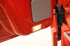 东风商用车 天锦中卡 210马力 6X2 8.6米排半载货车(底盘)(DFL1160B5) 东风商用车 天锦中卡 210马力 6X2 8.6米排半载货车(底盘)(DFL1160B5)