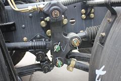 东风商用车 天锦中卡 210马力 6X2 8.6米排半载货车(底盘)(DFL1160B5) 东风商用车 天锦中卡 210马力 6X2 8.6米排半载货车(底盘)(DFL1160B5)