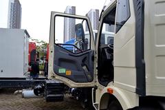 解放 J6L中卡 180马力 4X2 排半载货车(底盘)(CA5160XXYP62K1L5E)