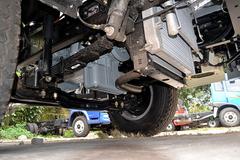 解放 J6L中卡 180马力 4X2 排半载货车(底盘)(CA5160XXYP62K1L5E)