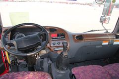 江淮 格尔发A3中卡 160马力 4X2 5.8米排半仓栅(HFC5166CCYK1R1ZF)