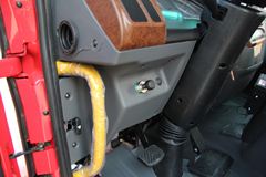 江淮 格尔发A3中卡 160马力 4X2 5.8米排半仓栅(HFC5166CCYK1R1ZF)