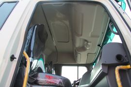 格尔发K3&nbsp;混凝土搅拌车驾驶室                                               图片