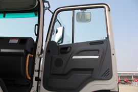 格尔发K3&nbsp;混凝土搅拌车驾驶室                                               图片