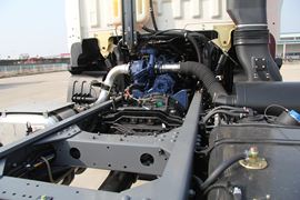 格尔发K3&nbsp;混凝土搅拌车底盘                                                图片