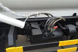 东风多利卡底盘&nbsp;吸污/吸粪车底盘图片