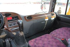 江淮 格尔发K3中卡 160马力 4X2 6.5米排半载货车(底盘)(HFC1161PZ5K1E1AF)