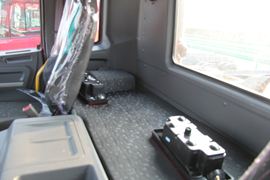 格尔发K3&nbsp;自卸车驾驶室                                               图片