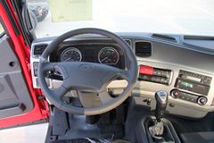 江淮 格尔发K3重卡 300马力 6X4 5.6米自卸车底盘(HFC3241P1K4E39F)