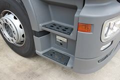 奔驰 Actros重卡 440马力 6X2R牵引车(型号2644) 奔驰 Actros重卡 440马力 6X2R牵引车(型号2644)