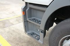 奔驰 Actros重卡 440马力 6X2R牵引车(型号2644) 奔驰 Actros重卡 440马力 6X2R牵引车(型号2644)