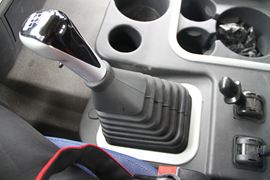 HOKA H7&nbsp;牵引车驾驶室                                               图片