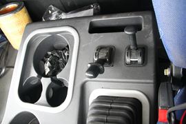 HOKA H7&nbsp;牵引车驾驶室                                               图片