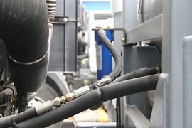 HOKA H7&nbsp;牵引车底盘                                                图片