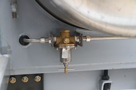 HOKA H7&nbsp;牵引车底盘                                                图片