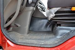 陕汽重卡 德龙M3000 300马力 4X2 LNG牵引车(SX4188GR361TL)
