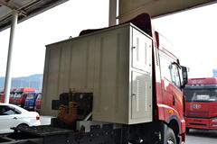 青岛解放 新大威重卡 380马力 6X4 LNG牵引车(CA4258P2K15T1NA80)