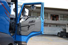 新悍威J5M&nbsp;牵引车驾驶室                                               图片