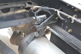 新悍威J5M&nbsp;牵引车底盘                                                图片