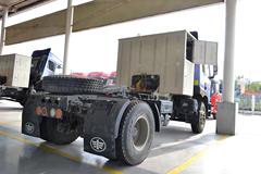 青岛解放 新悍威J5M重卡 260马力 4X2 LNG牵引车(CA4163P1K2NA80)