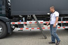 中国重汽 HOWO T5G重卡 280马力 4X2厢式载货车(ZZ5167ZKXM561GD1) 中国重汽 HOWO T5G重卡 280马力 4X2厢式载货车(ZZ5167ZKXM561GD1)