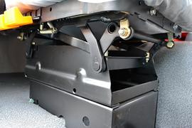 奥龙&nbsp;牵引车驾驶室                                               图片