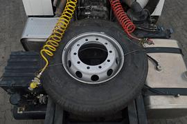 奥龙&nbsp;牵引车底盘                                                图片