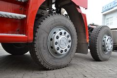 陕汽重卡 德龙F3000 336马力 8X4 9.5米栏板载货车底盘(SX1316NR466)