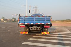 江淮 帅铃 160马力 4X2 6.7米排半载货车(HFC1142P70K1E1)