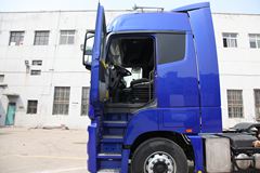 福田 欧曼GTL 6系重卡 超能版 430马力 6X4牵引车(平地板)(BJ4259SNFKB)