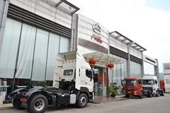 广汽日野 700系列重卡 380马力 4X2牵引车(YC4180SH2PE4)