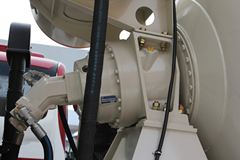 雷萨 L8系列 350马力 6X4 混凝土搅拌车(LNG)