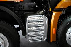 四川现代 创虎XCIENT重卡 440马力 8X4 6.5米自卸车(CHM3310KPQ64M)