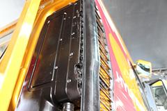 四川现代 创虎XCIENT重卡 440马力 8X4 6.5米自卸车(CHM3310KPQ64M)