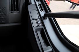 解放J6L&nbsp;垃圾运输车驾驶室图片