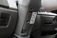 一汽解放 J6L 180马力 4X2 压缩式垃圾车(底盘)