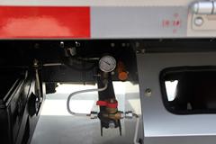 飞碟奥驰 A3系列 116马力 CNG 4.2米单排栏板轻卡(FD1040D63G4-1)