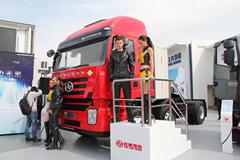 上汽红岩 杰狮M100重卡 336马力 6X2 LNG牵引车(CQ4256HTG303T)