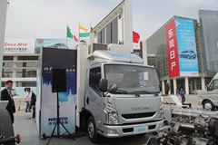 跃进 超越C300-33 140马力 3.8米单排厢式轻卡(广告宣传车)(GDY5041XZSNZ)