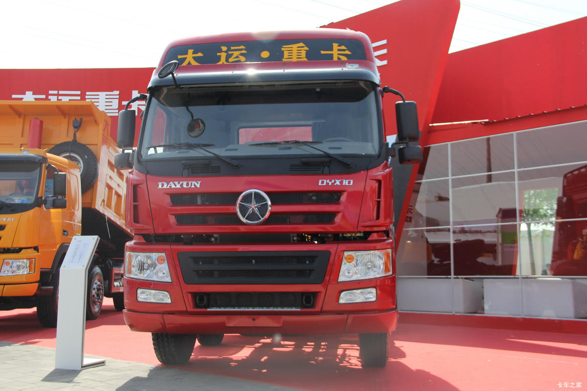 大运 新N8E重卡 375马力 6X2 牵引车