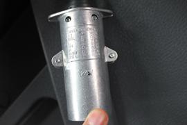 大运N8H&nbsp;牵引车驾驶室                                               图片