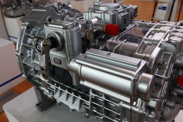 法士特 C6DSXL80T 6挡 手动挡变速箱