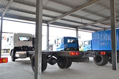 东风商用车 天锦中卡 180马力 4X2 7.7米厢式载货车底盘(超速挡)(DFL5120XXYB9)