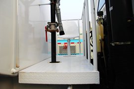 欧曼ETX&nbsp;洒水车/喷洒车外观图片