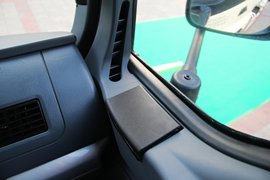 欧曼ETX&nbsp;洒水车/喷洒车驾驶室图片