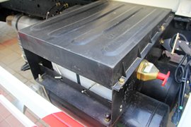 欧曼ETX&nbsp;洒水车/喷洒车底盘图片