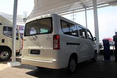 一汽佳宝 V80L 102马力 1.5L大面包车