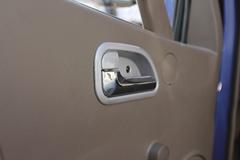 福田 奥铃CTX 143马力 3.7米排半厢式轻卡(BJ5049V8CEA-FE)