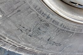 乘龙M5&nbsp;牵引车底盘                                                图片